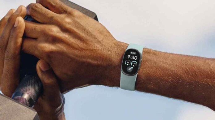 Google Fitbit Edge Brings Back the Fitness Tracker Screen With Weeklong Battery Life